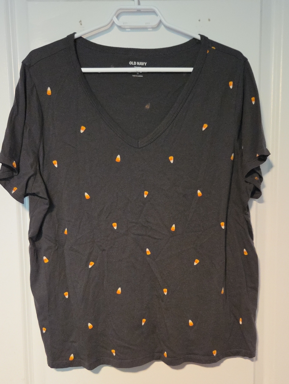 Old Navy Grey Candy Corn Tee XL